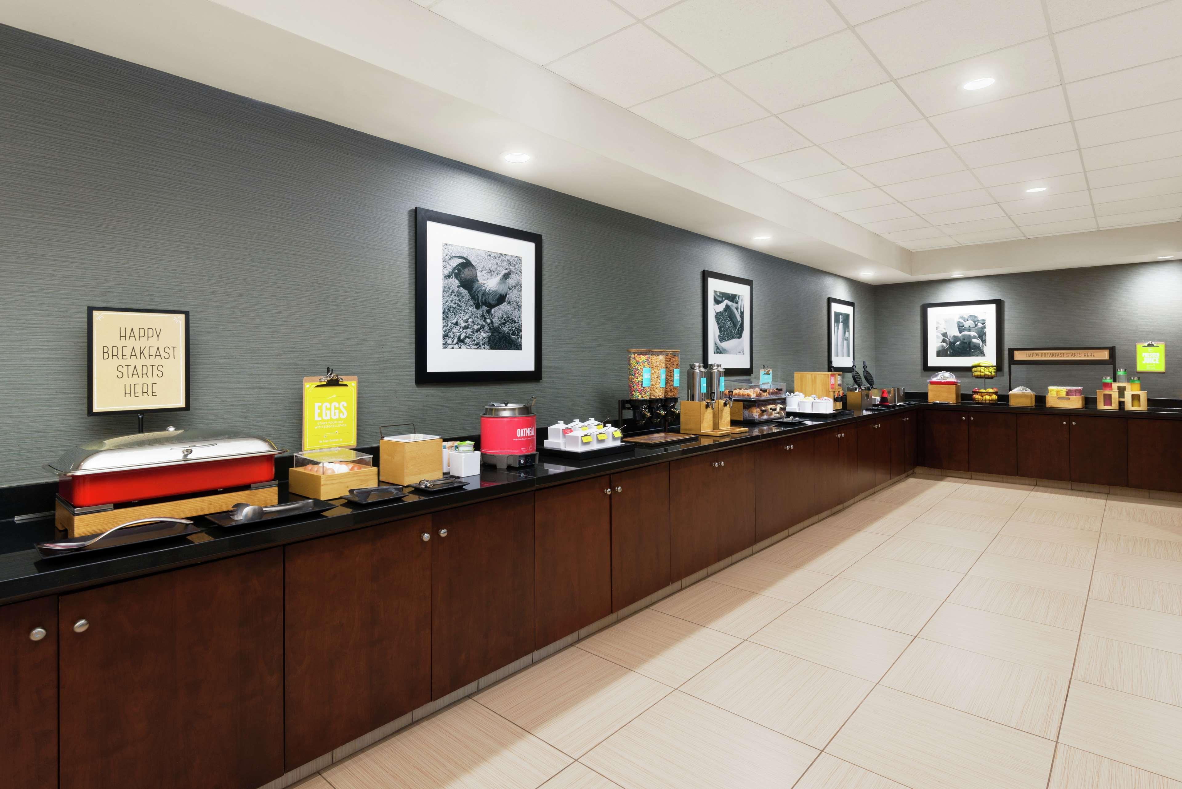 Hampton Inn & Suites National Harbor/Alexandria Area Exterior photo