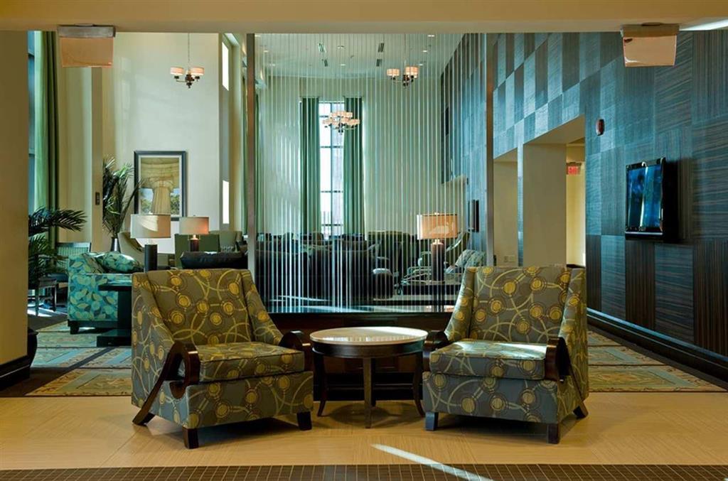 Hampton Inn & Suites National Harbor/Alexandria Area Interior photo