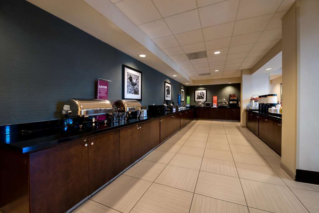 Hampton Inn & Suites National Harbor/Alexandria Area Restaurant photo